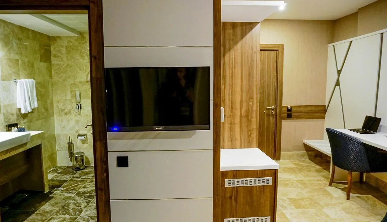Extenso Hotel Gaziemir 4*,